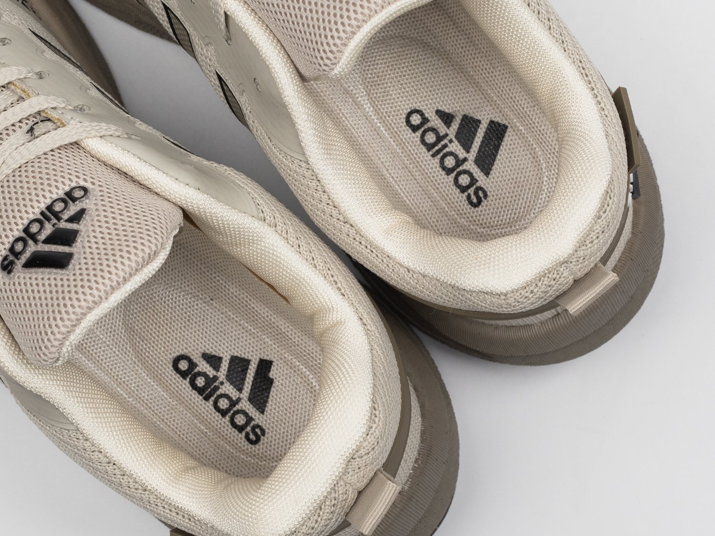 Кроссовки Adidas