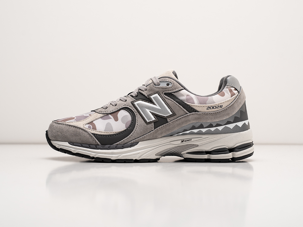 Кроссовки BAPE x New Balance 2002R