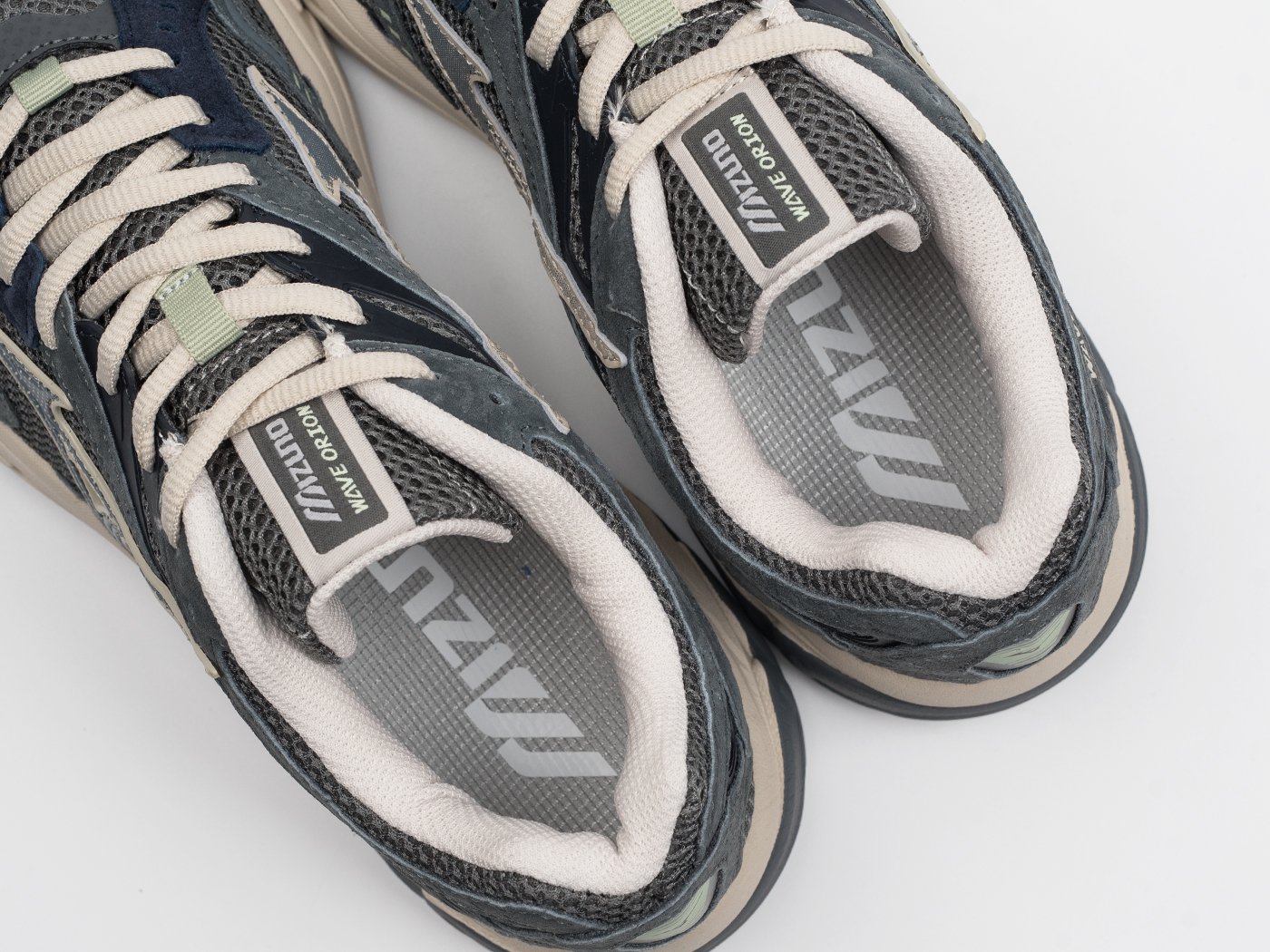 Кроссовки Mizuno Wave Orion