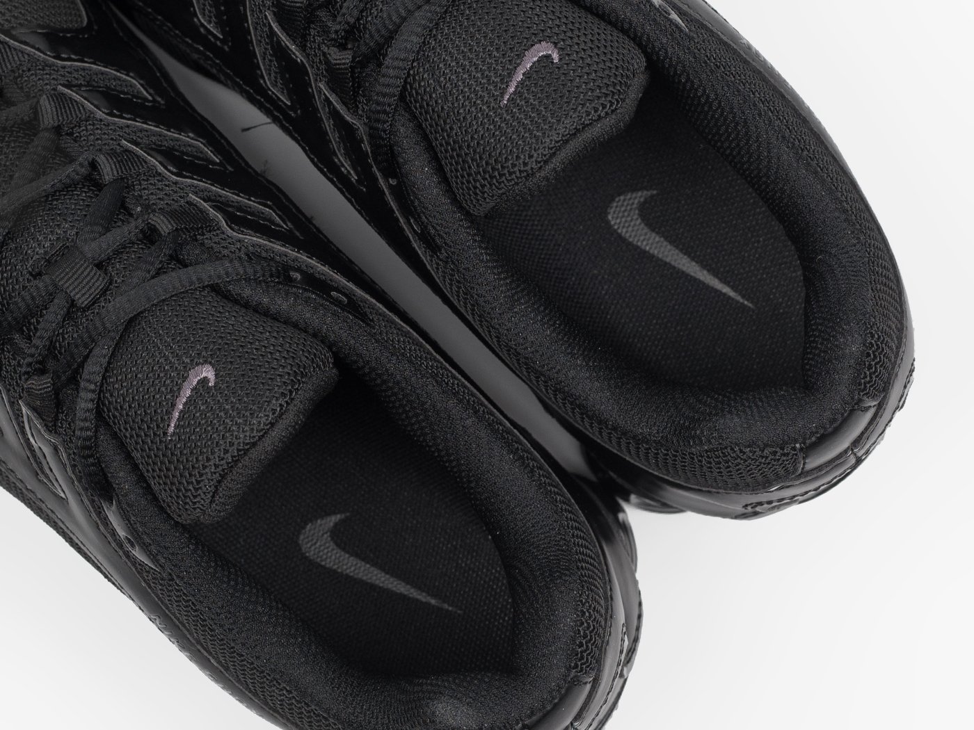 Кроссовки Nike Shox
