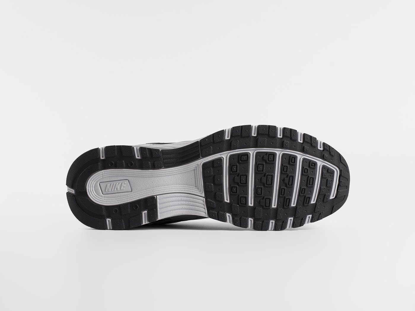 Кроссовки Nike P-6000