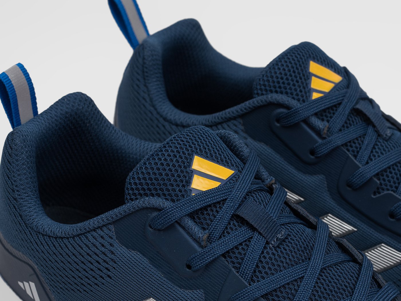 Кроссовки Adidas