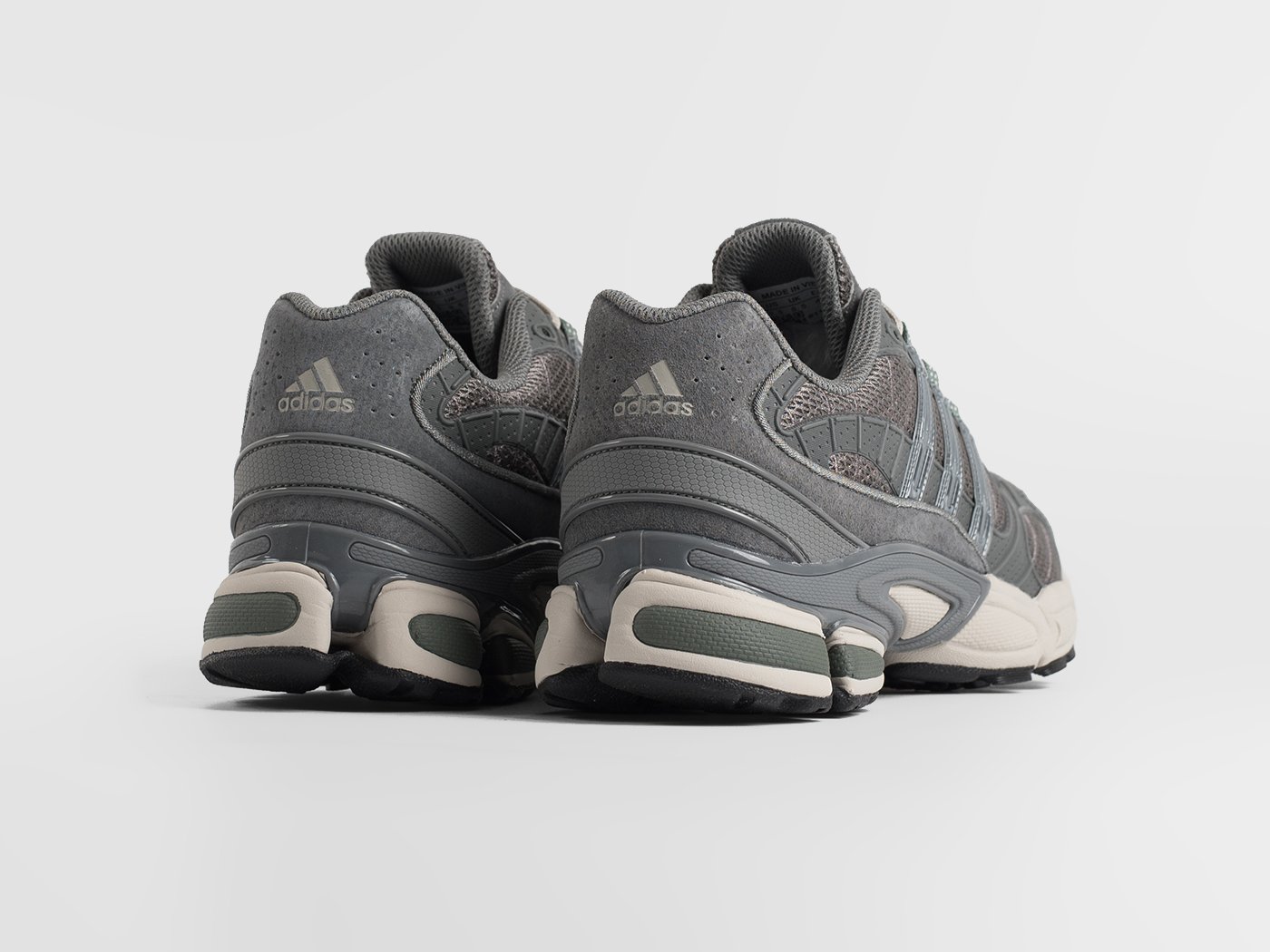 Кроссовки Adidas Ozweego Pro