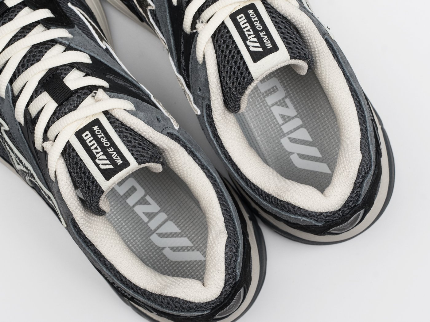 Кроссовки Mizuno Wave Orion
