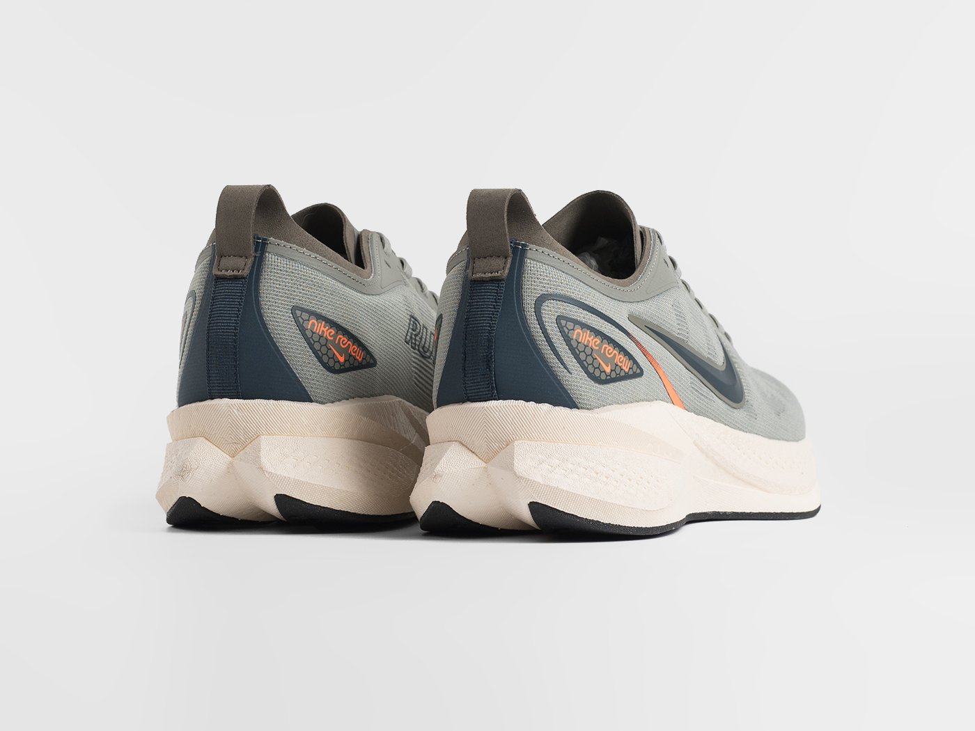 Кроссовки Nike Renew
