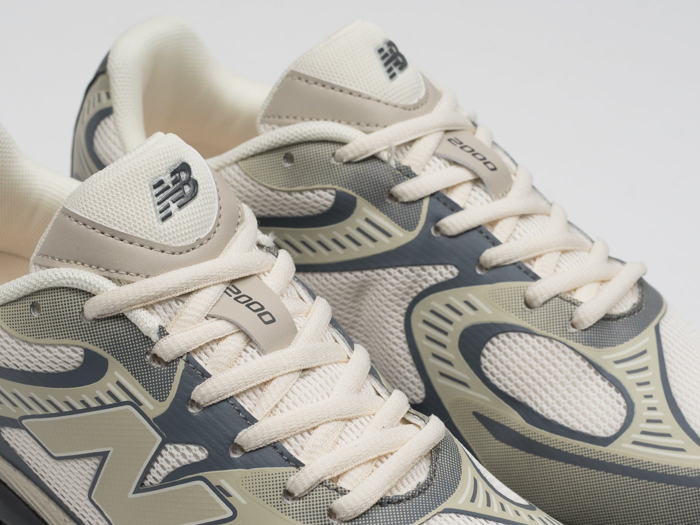 Кроссовки New Balance ABZORB 2000