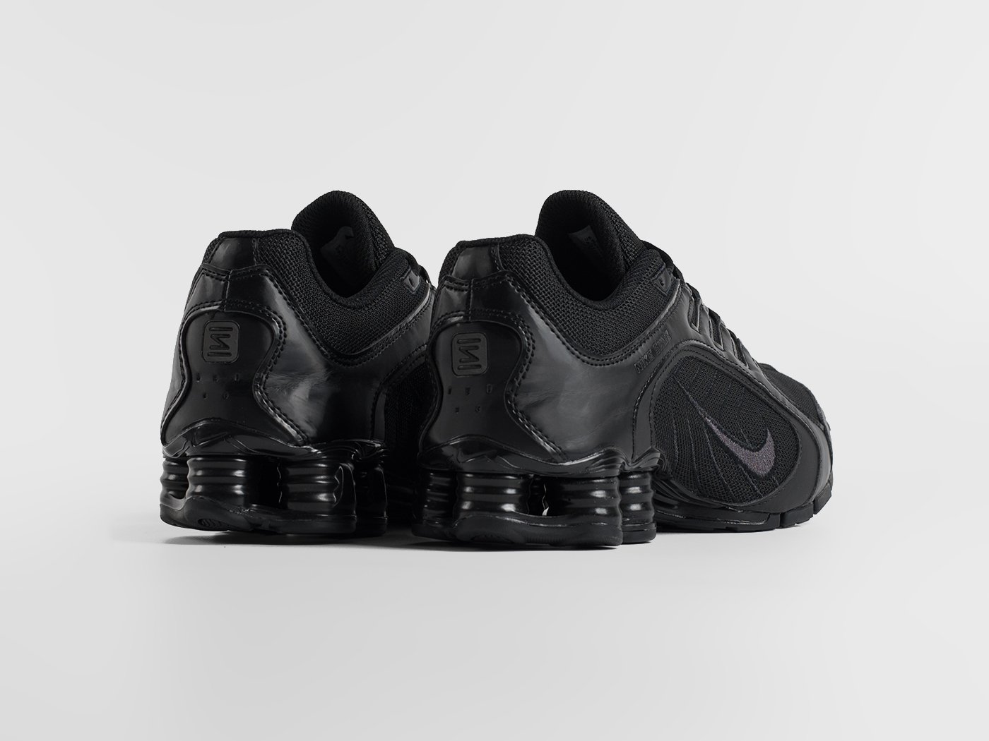 Кроссовки Nike Shox