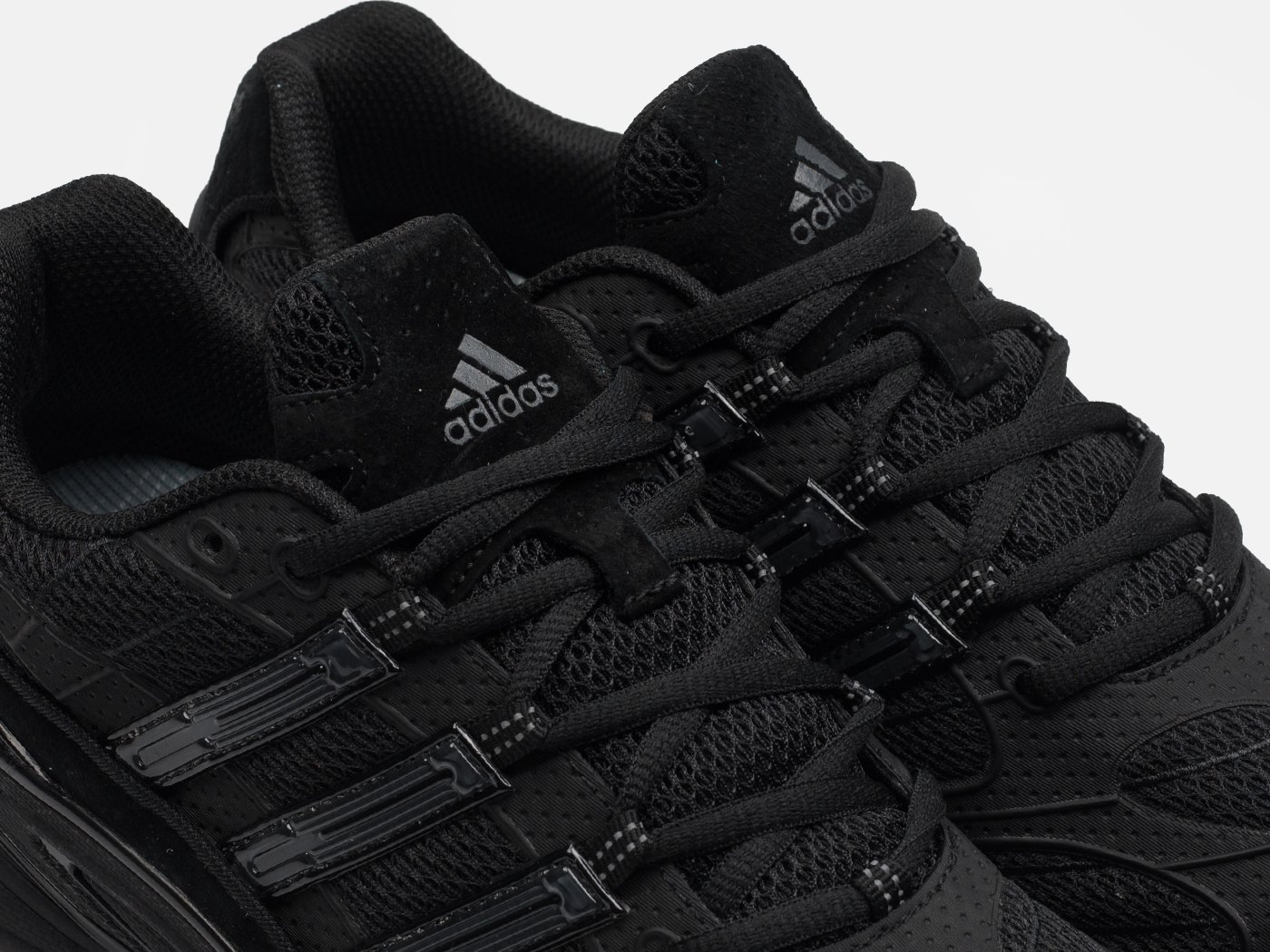 Кроссовки Adidas Ozweego Pro