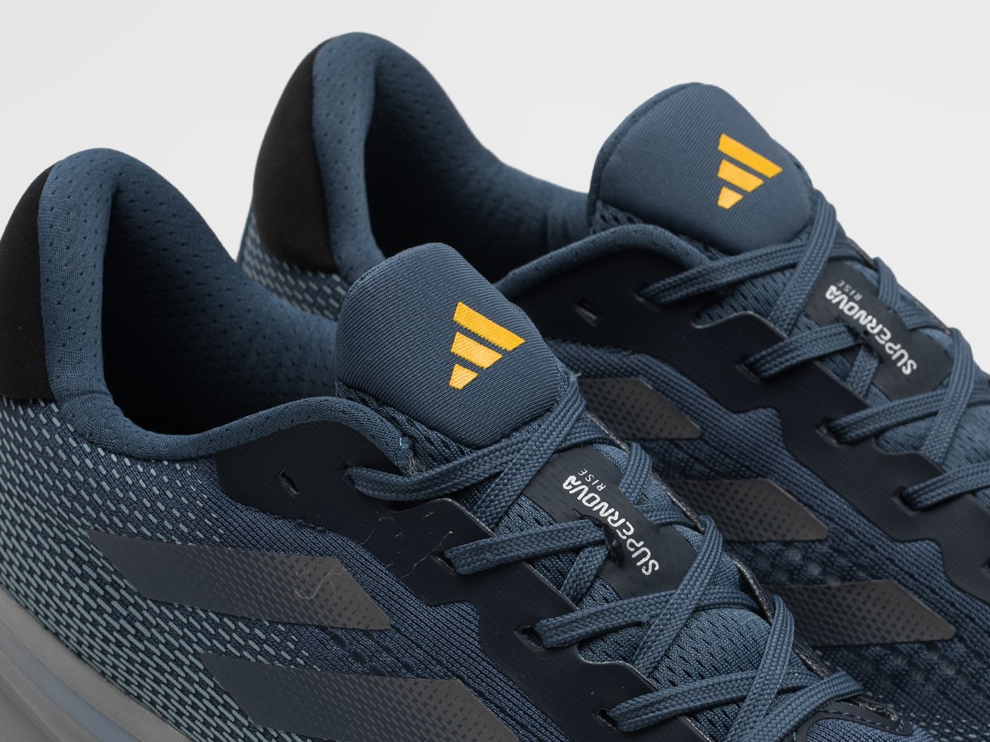 Кроссовки Adidas Supernova Rise
