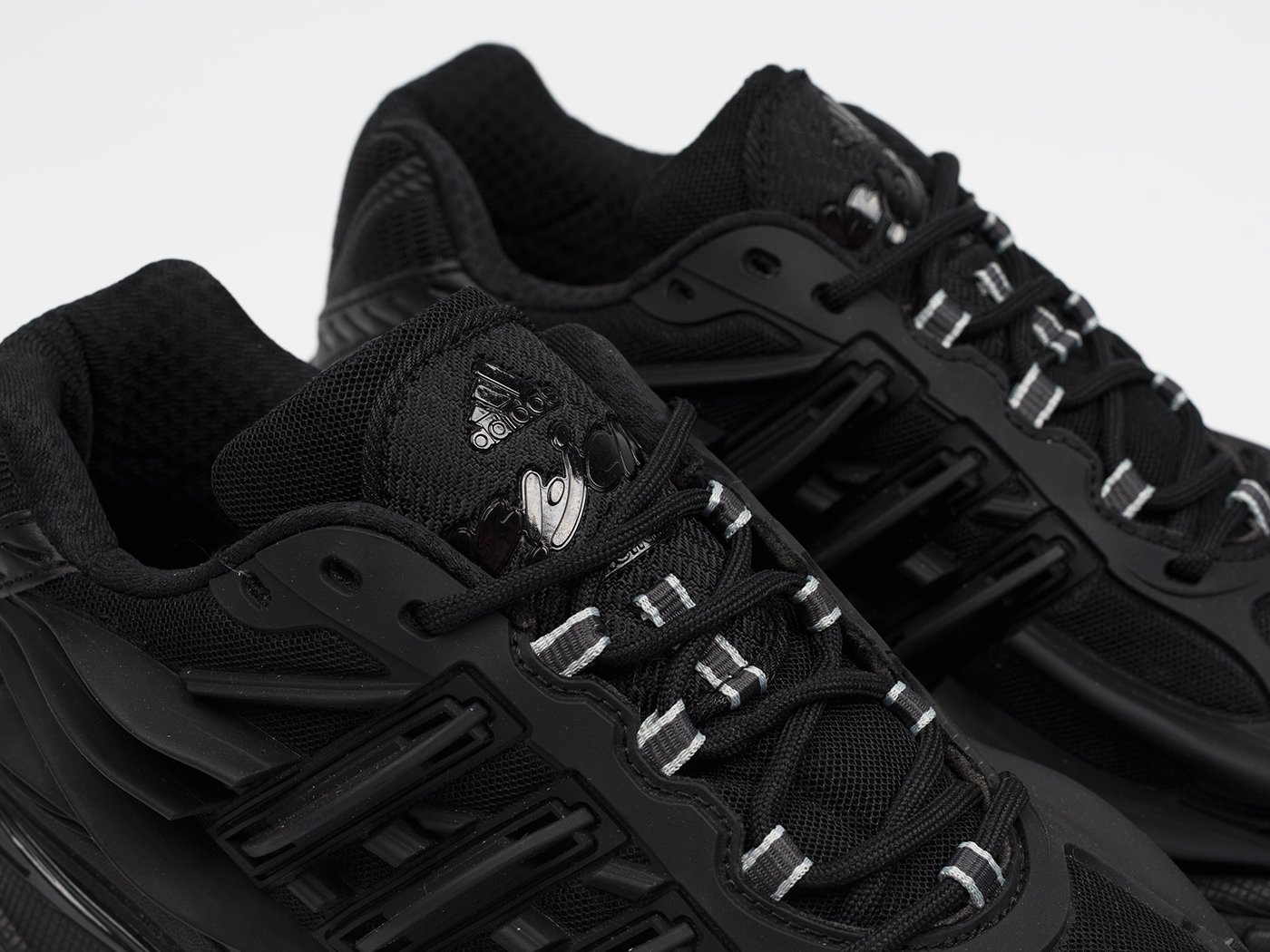 Кроссовки Adidas x Pharrell Adistar Jellyfish