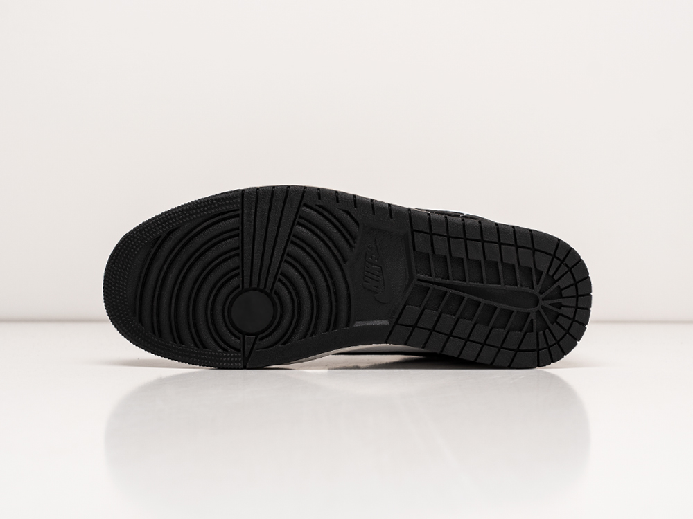Кроссовки Nike Air Jordan 1 Mid