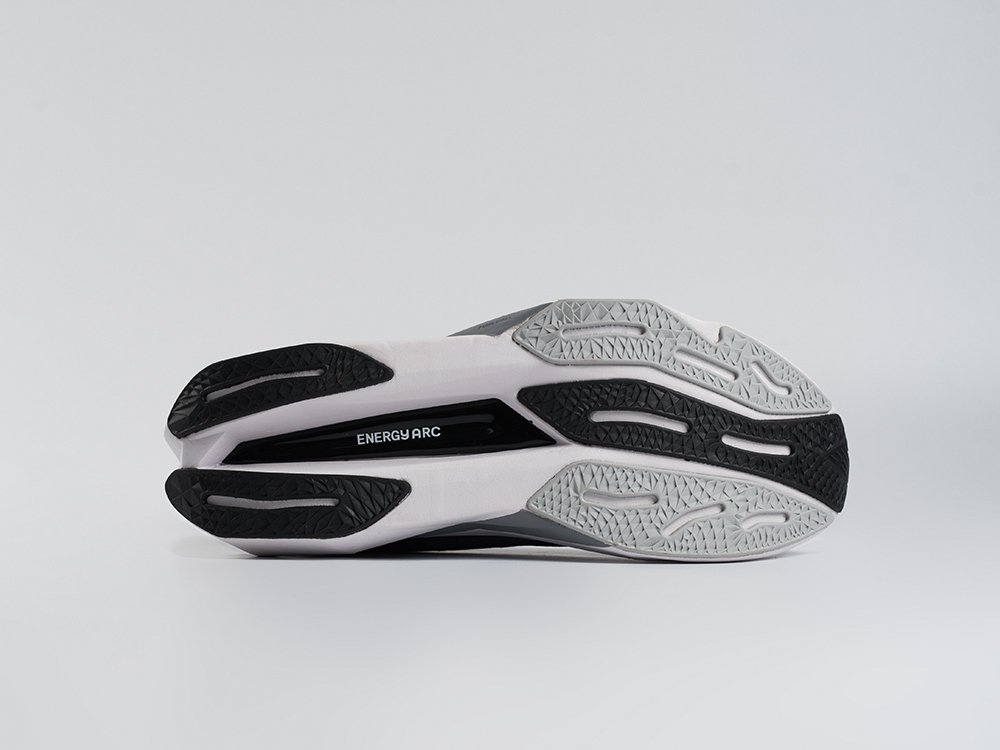 Кроссовки New Balance FuelCell Rebel V4