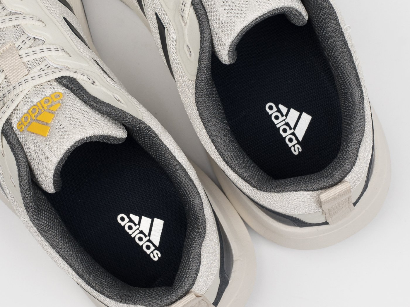 Кроссовки Adidas