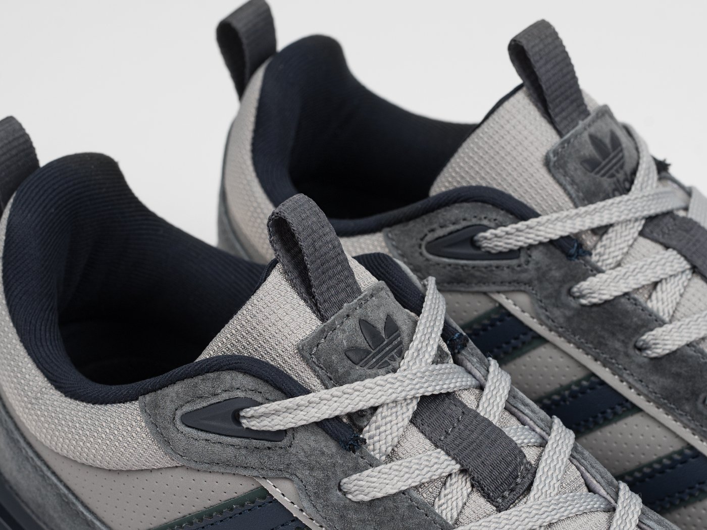 Кроссовки Adidas