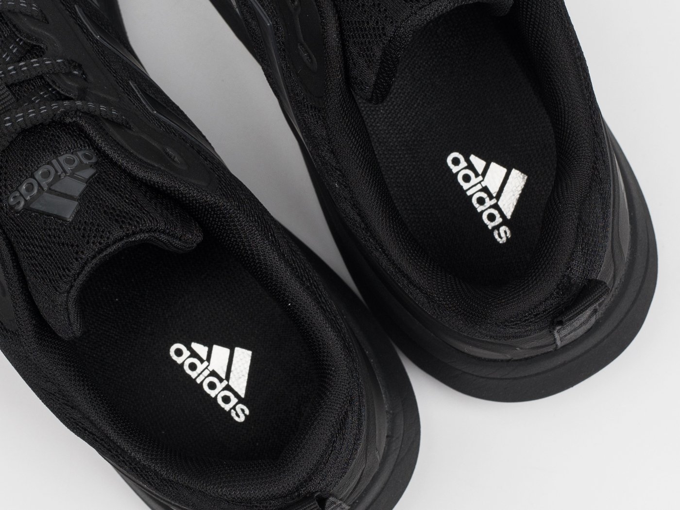 Кроссовки Adidas