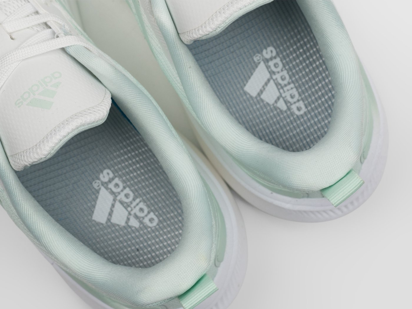 Кроссовки Adidas