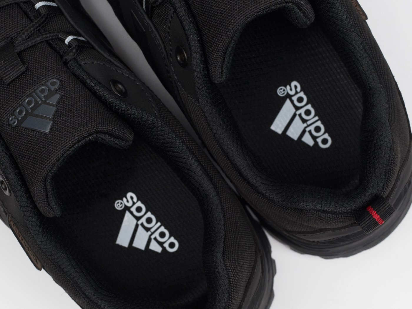 Кроссовки Adidas Climaproof