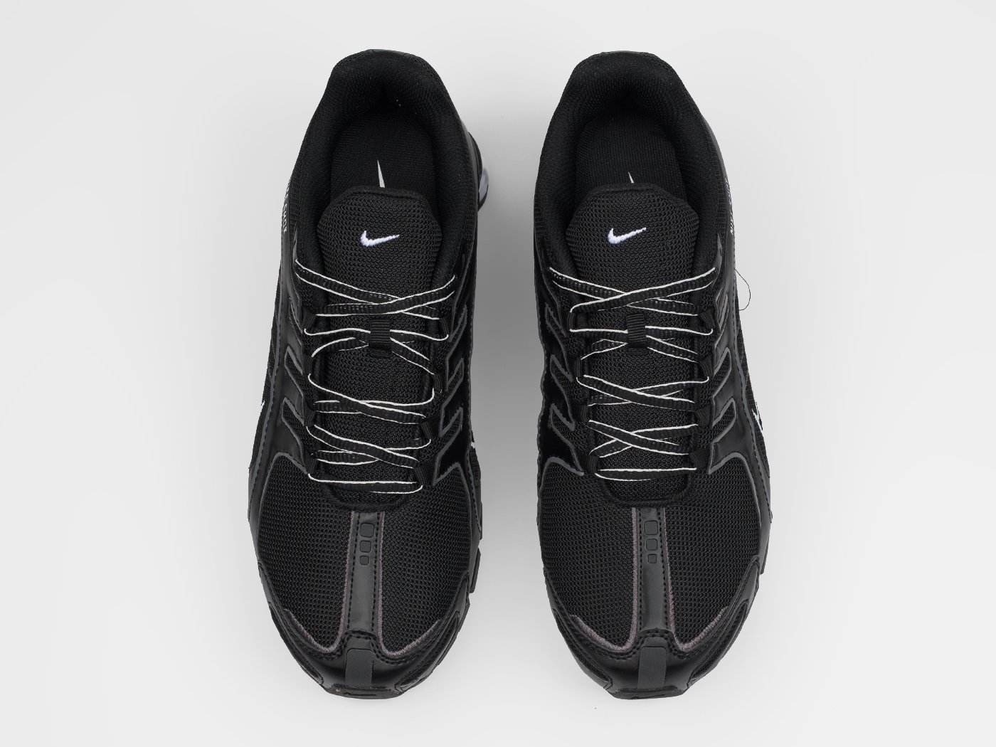 Кроссовки Nike Shox