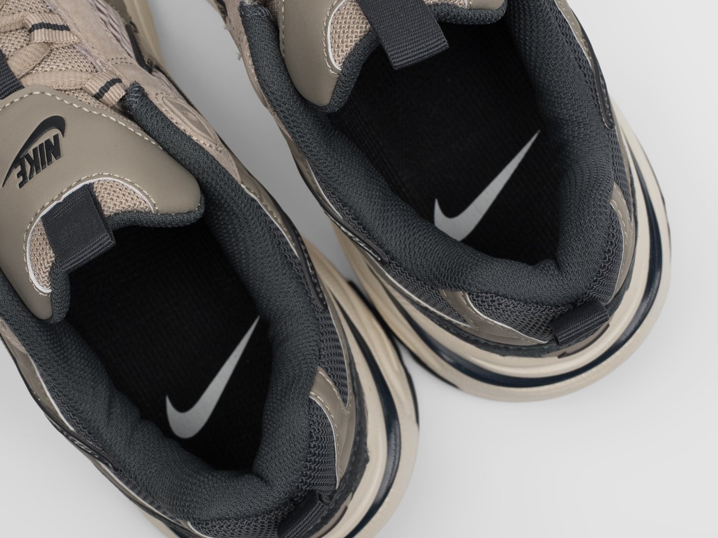 Кроссовки Nike