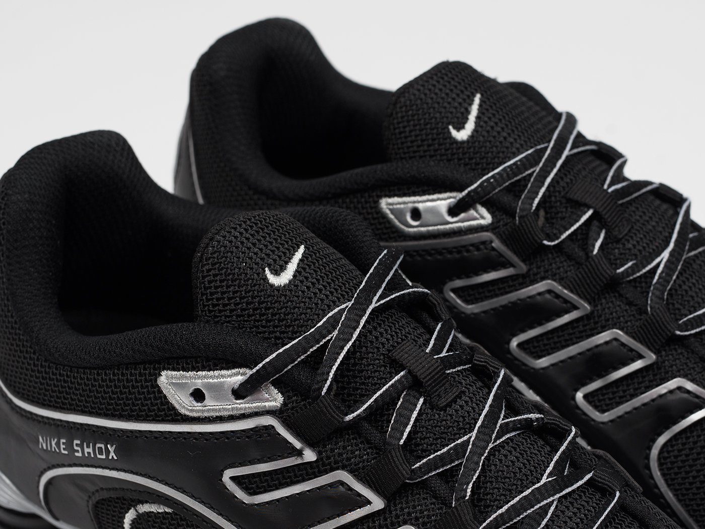 Кроссовки Nike Shox