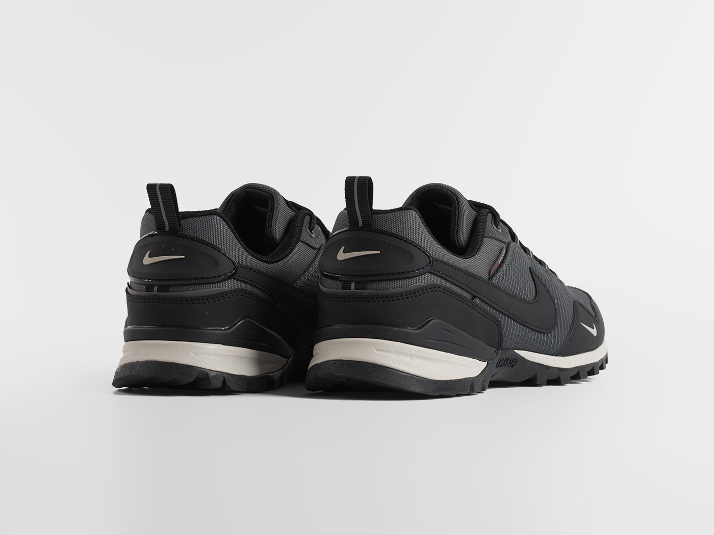Кроссовки Nike