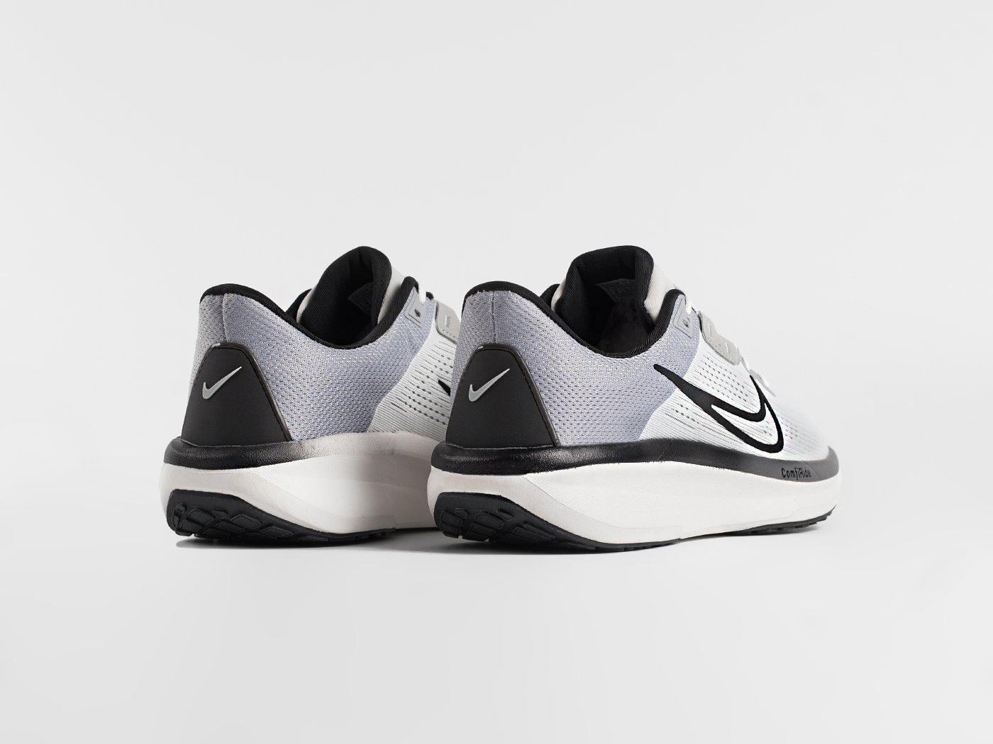 Кроссовки Nike