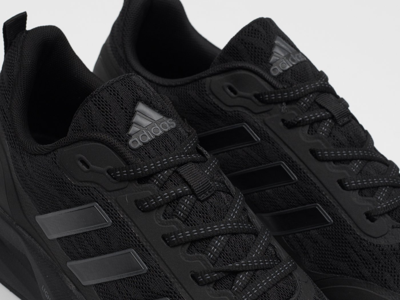 Кроссовки Adidas