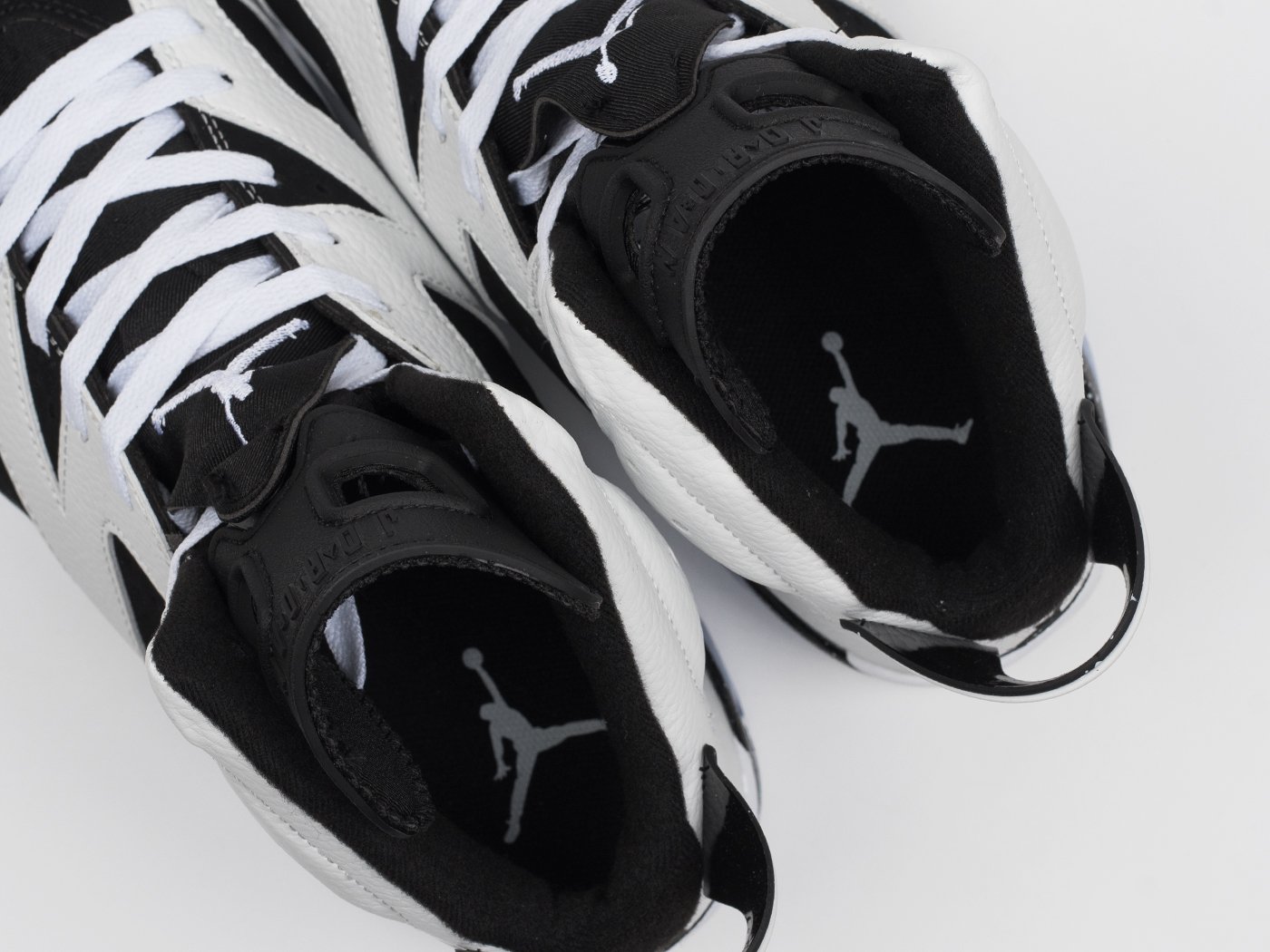 Кроссовки Nike Air Jordan 6