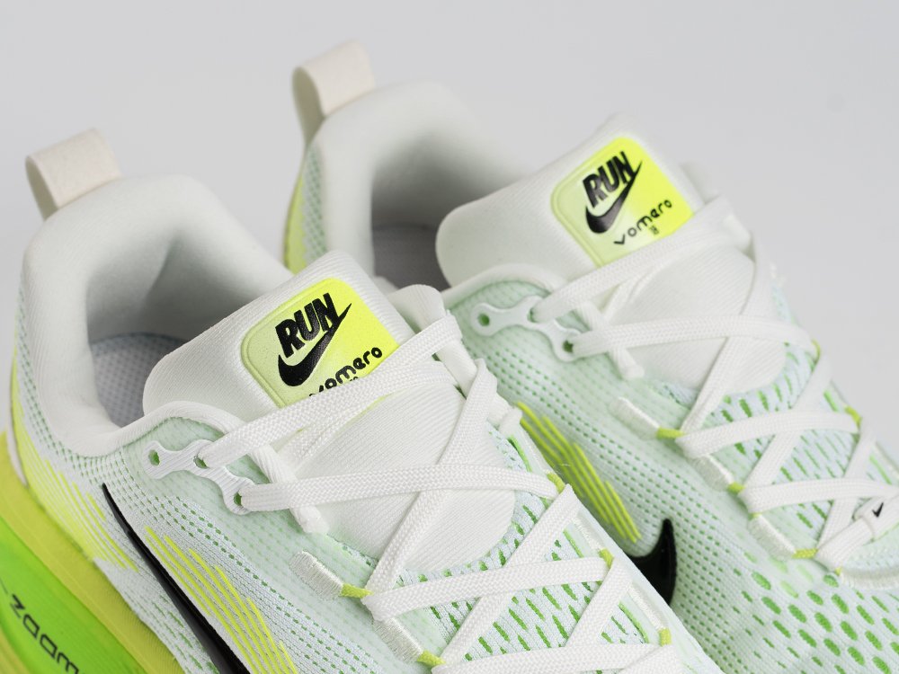 Кроссовки Nike Vomero 18