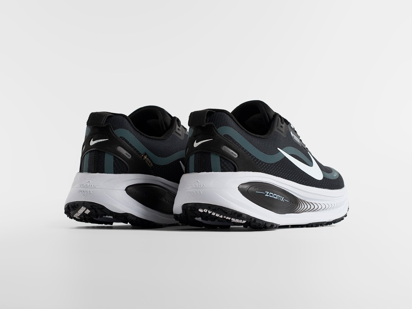 Кроссовки Nike Air Zoom Vomero 18