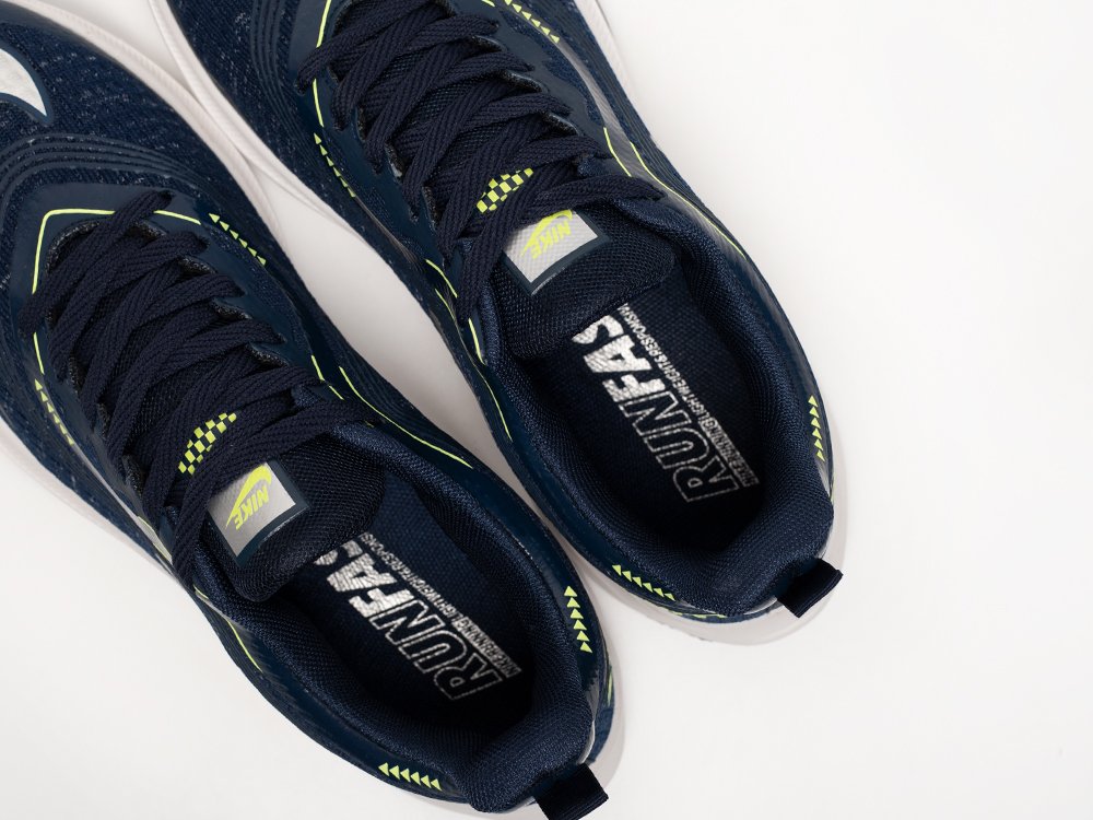 Кроссовки Nike