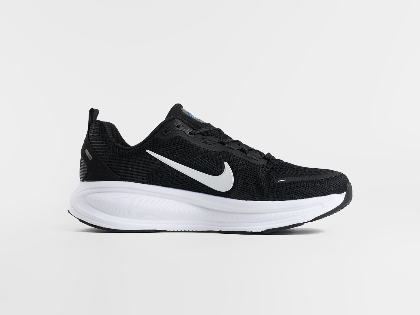 Кроссовки Nike Vomero 18