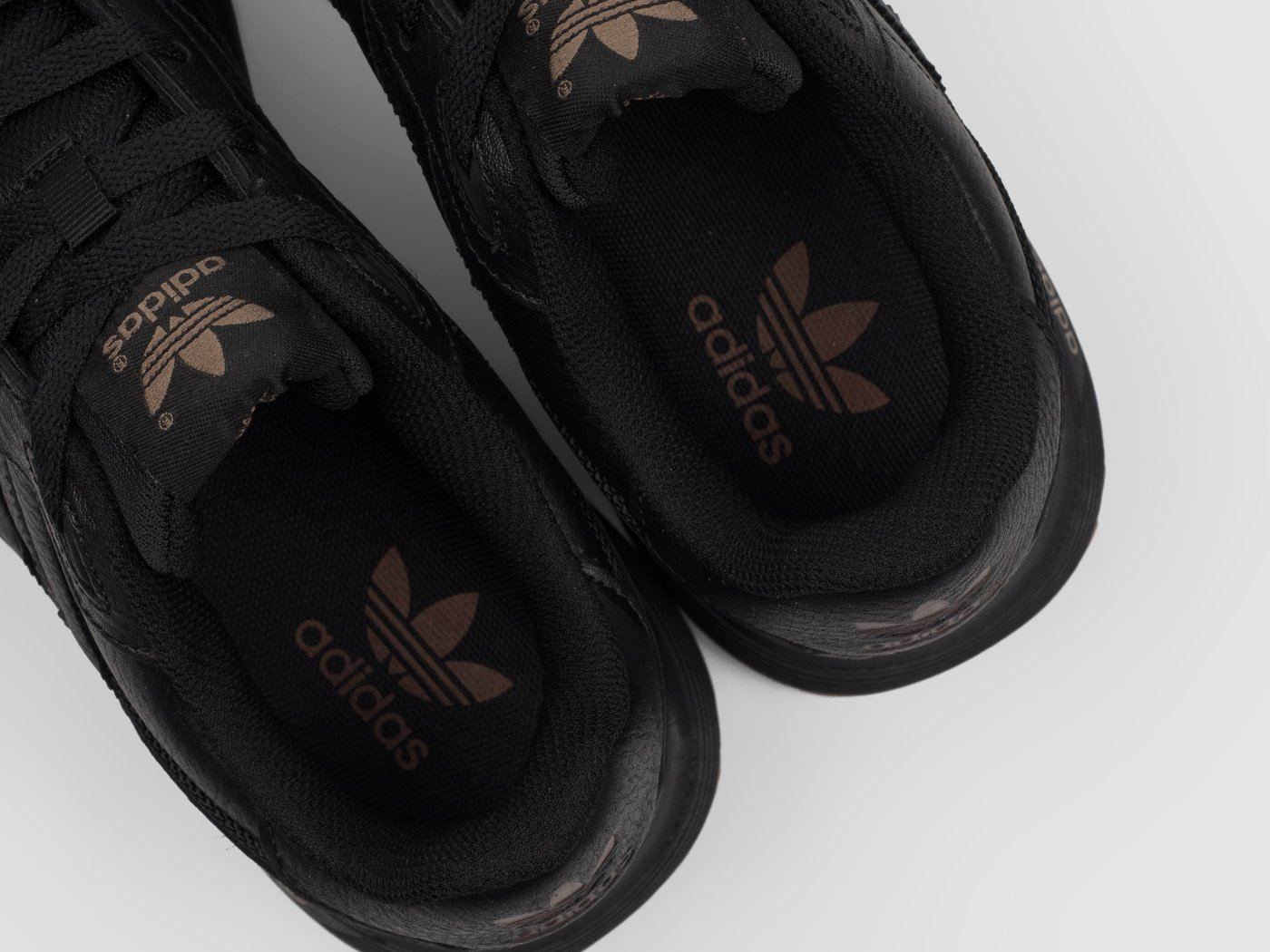 Кроссовки Adidas Retropy F2