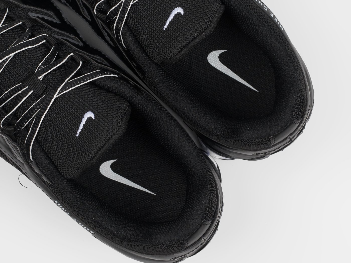 Кроссовки Nike Shox
