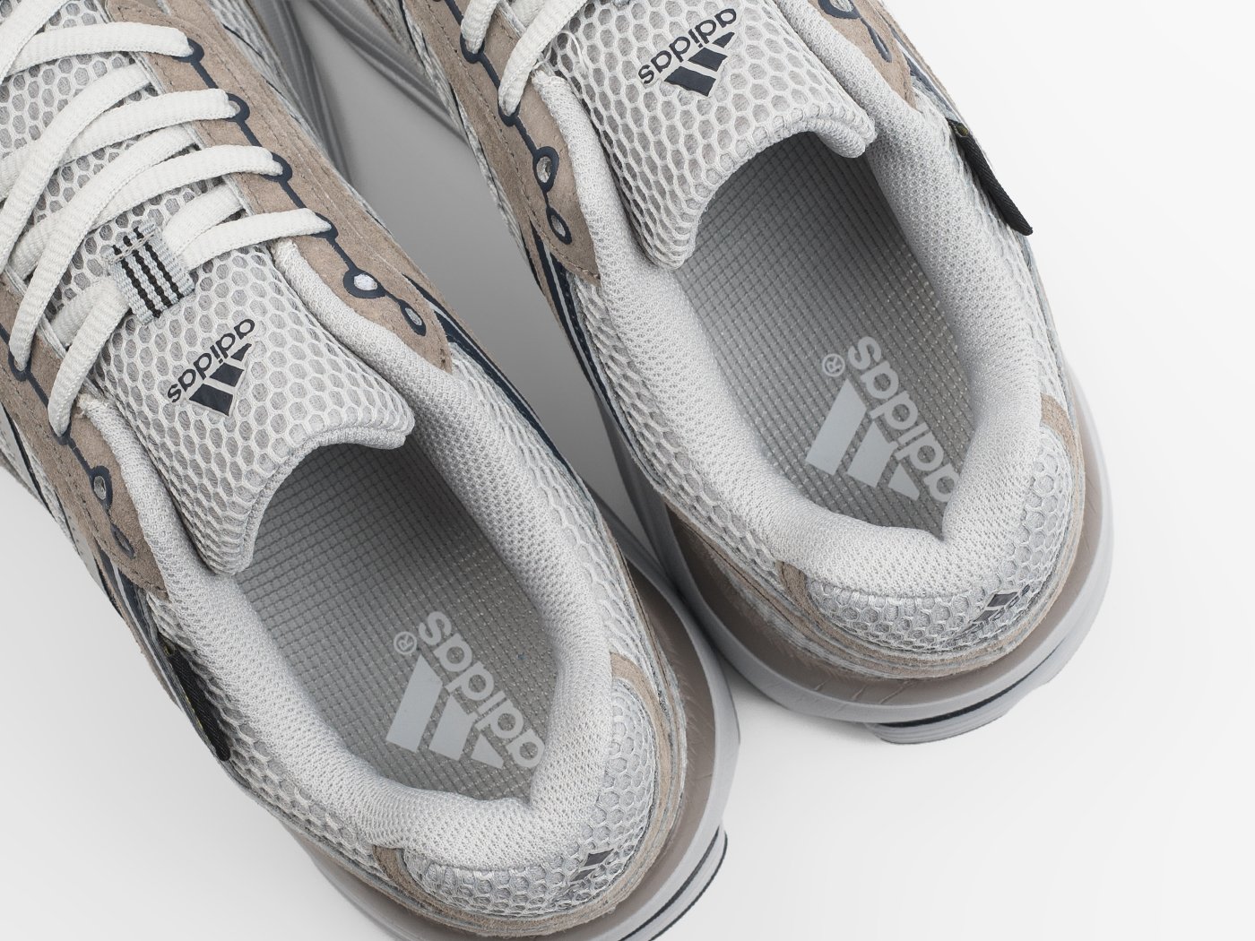 Кроссовки Adidas Spiritain 2000