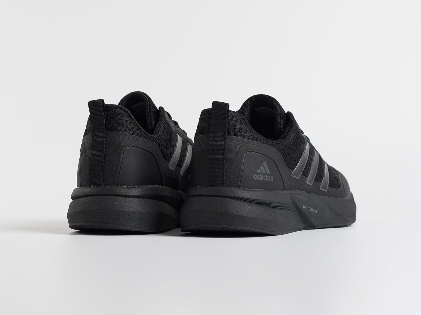 Кроссовки Adidas