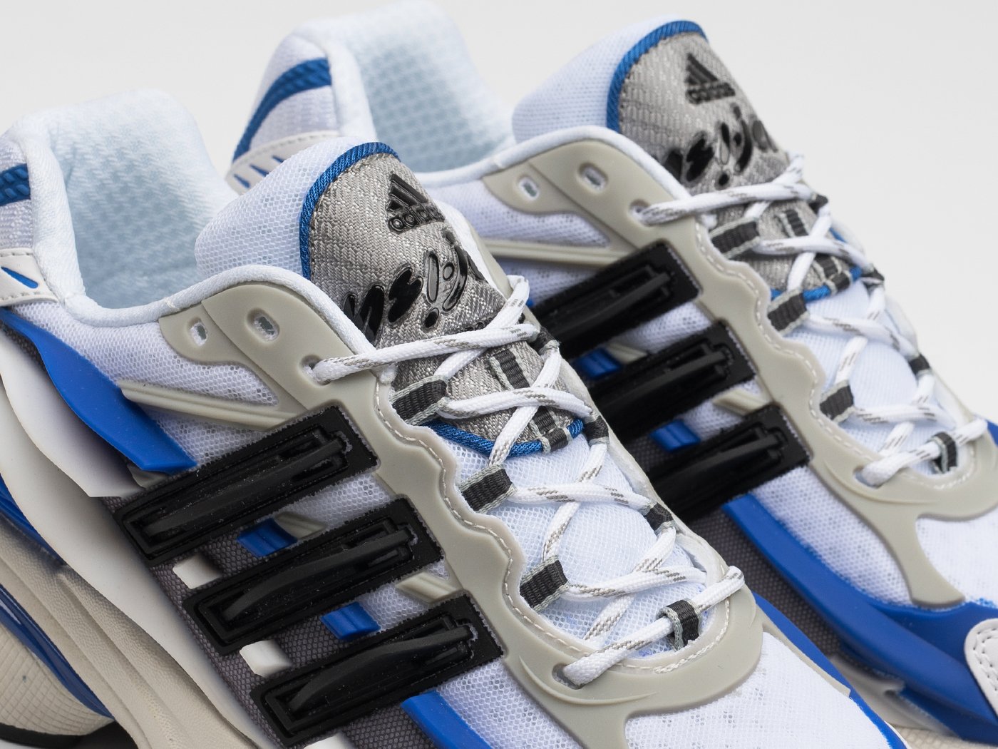 Кроссовки Adidas x Pharrell Adistar Jellyfish