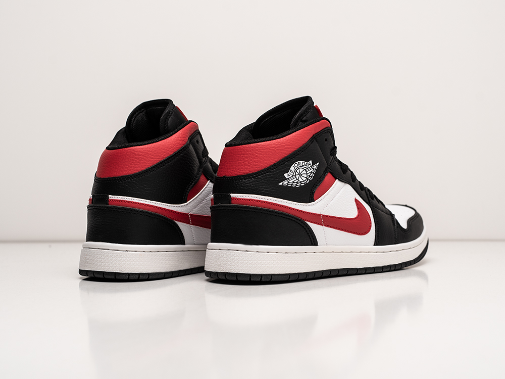Кроссовки Nike Air Jordan 1 Mid
