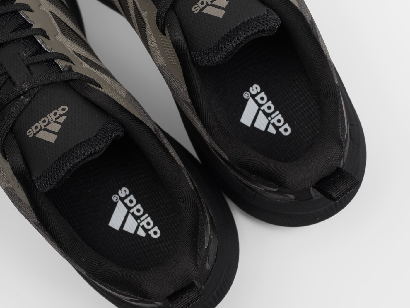 Кроссовки Adidas