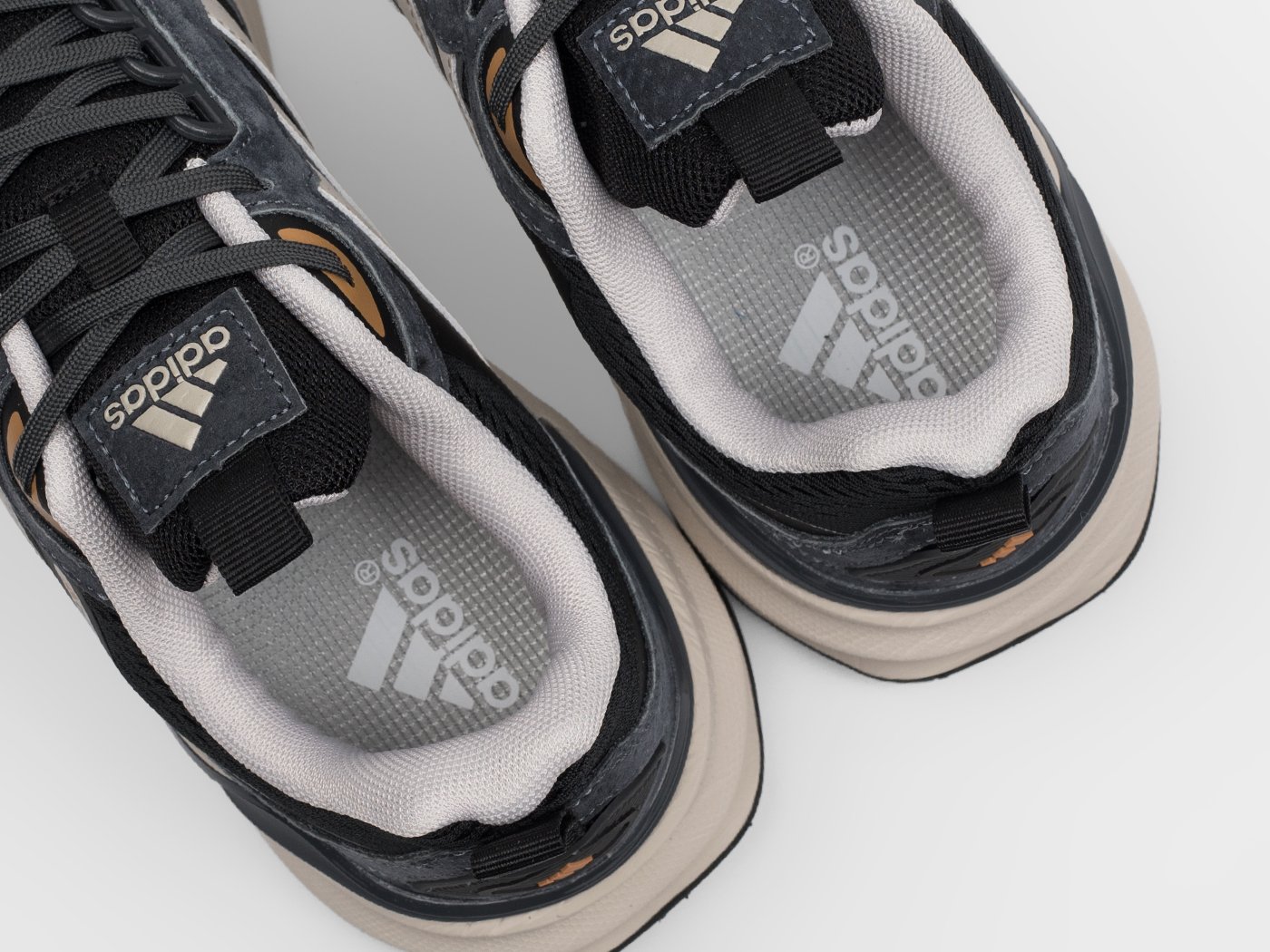Кроссовки Adidas