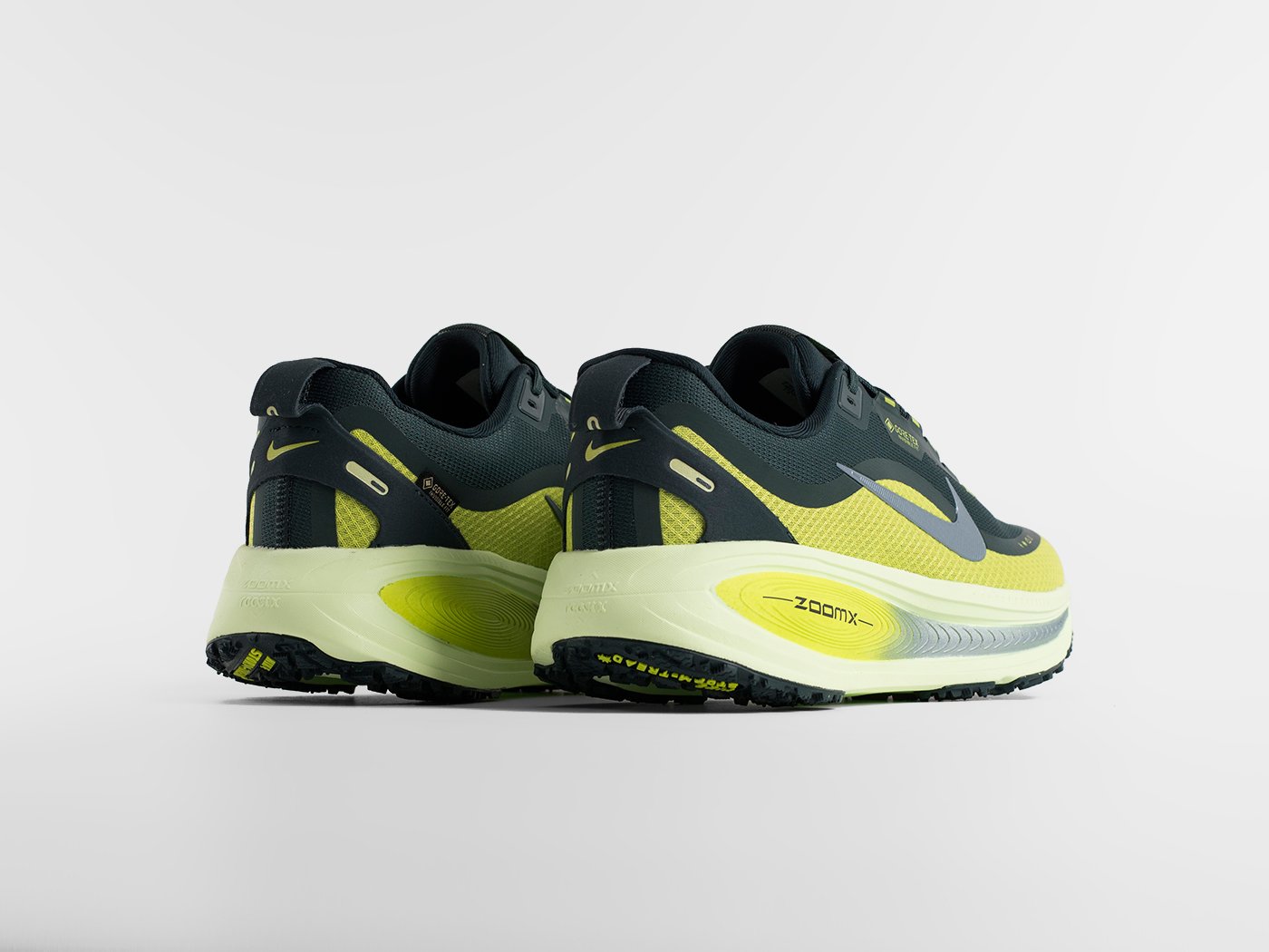 Кроссовки Nike Air Zoom Vomero 18