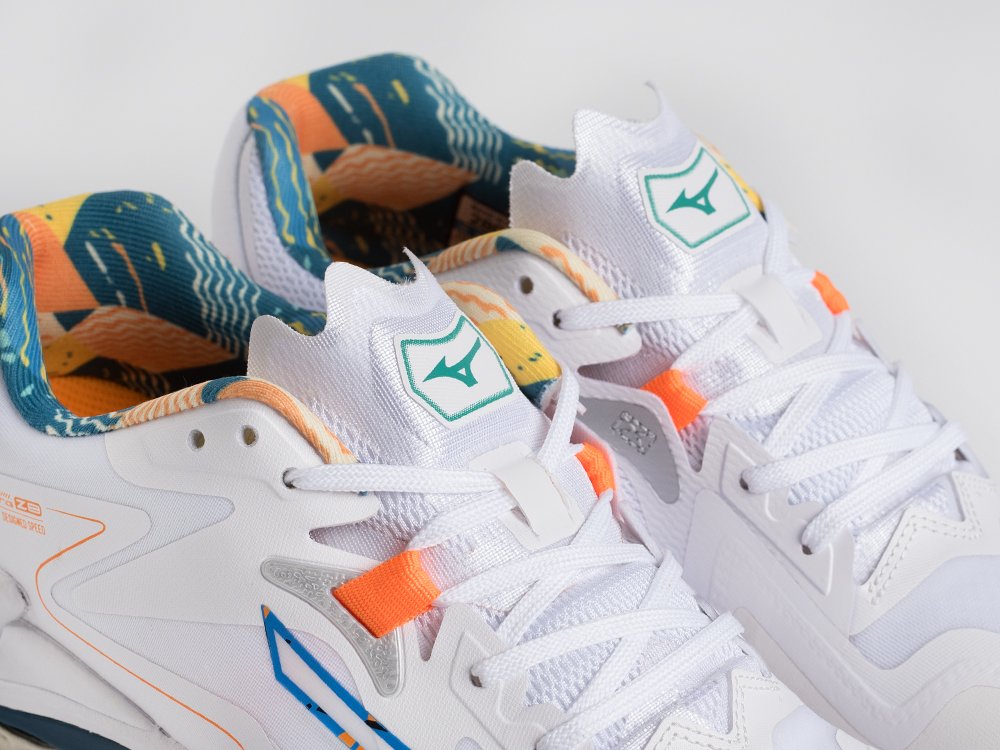 Кроссовки Mizuno Wave Lightning Z8