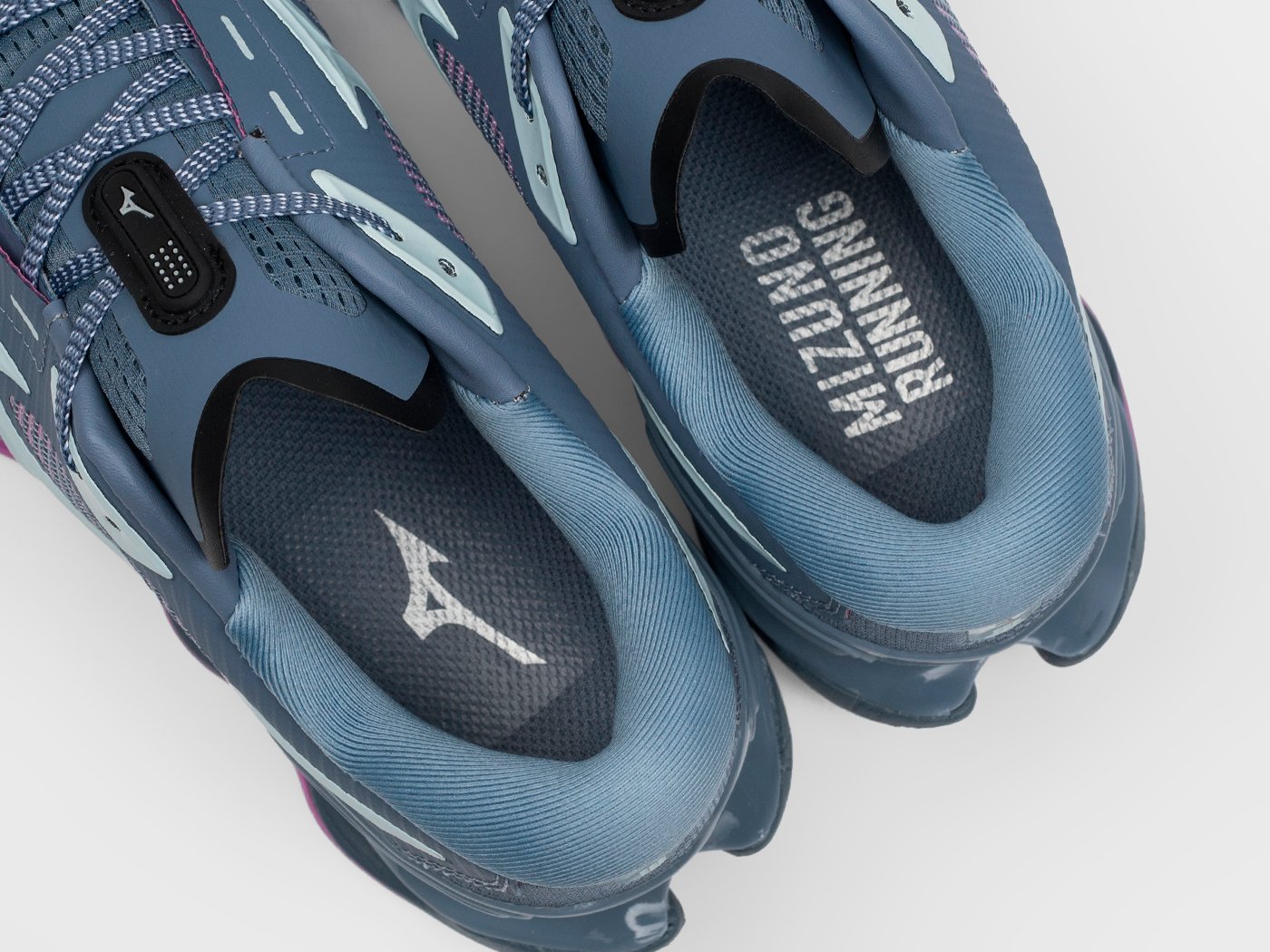 Кроссовки Mizuno Wave Prophecy 15