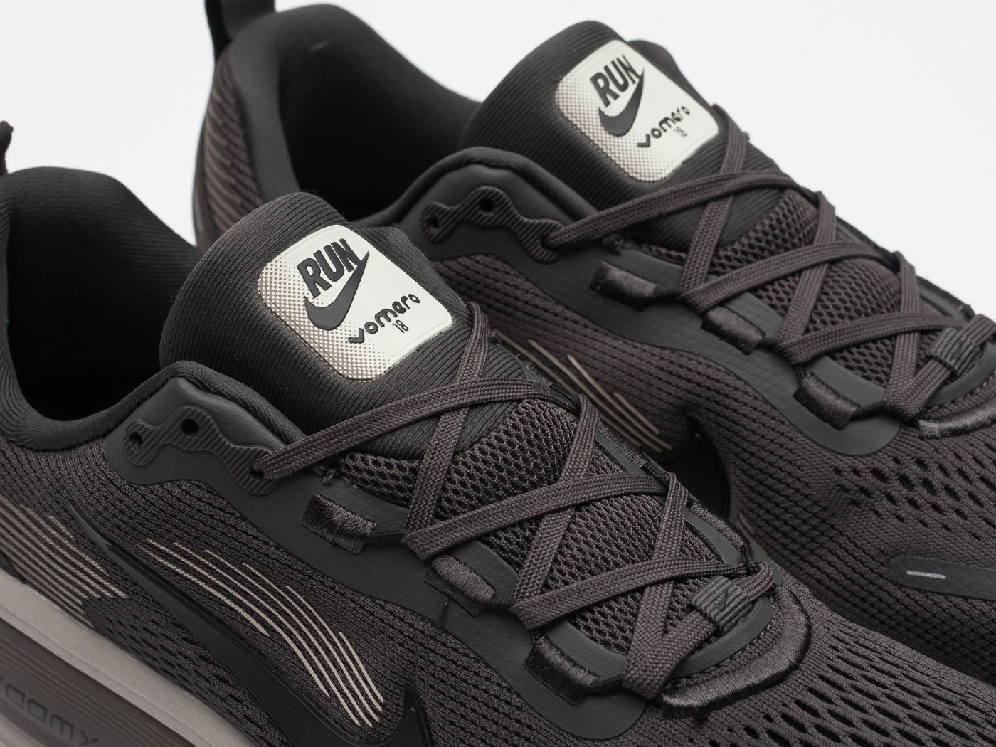 Кроссовки Nike Vomero 18