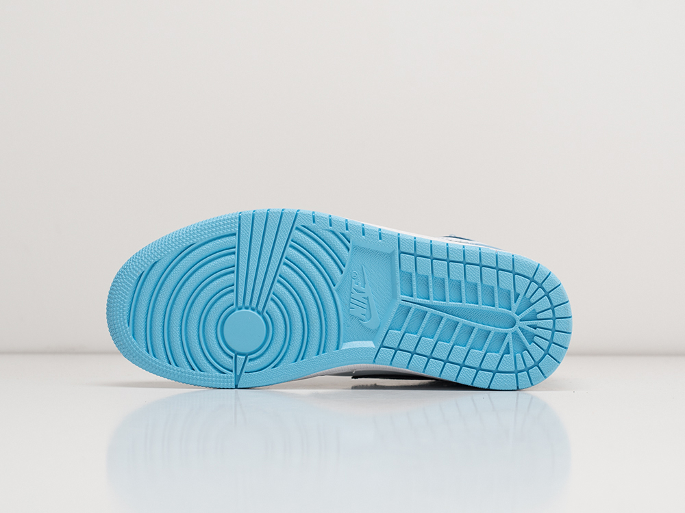Кроссовки Nike Air Jordan 1 Mid
