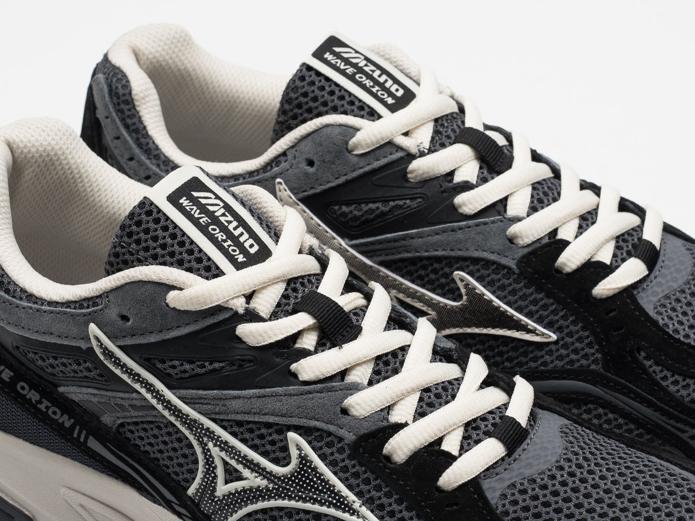 Кроссовки Mizuno Wave Orion