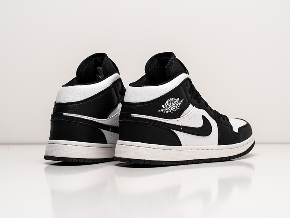 Кроссовки Nike Air Jordan 1 Mid