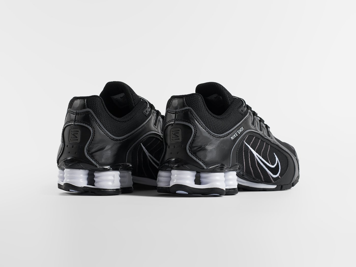 Кроссовки Nike Shox