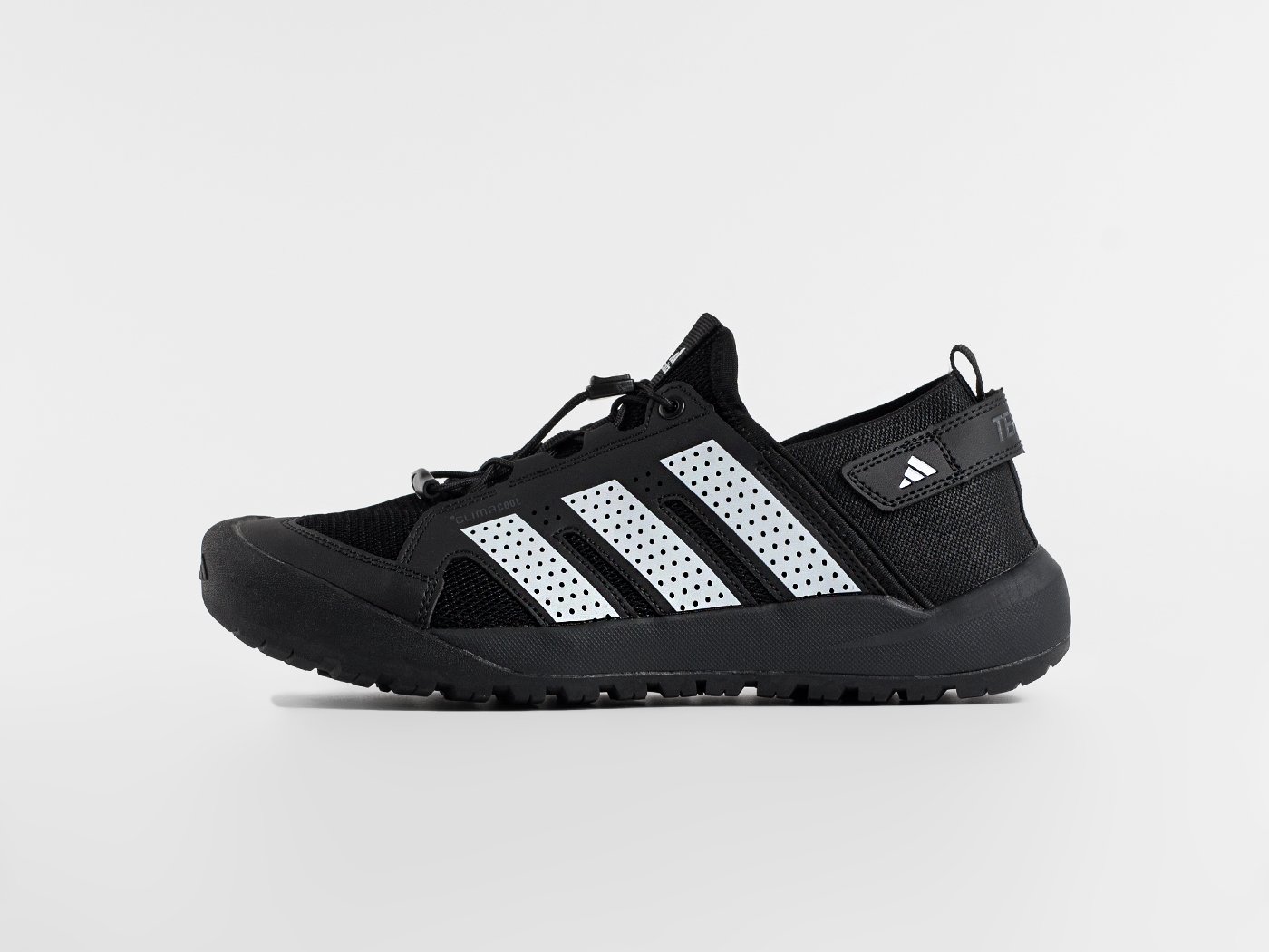 Кроссовки Adidas Daroga 25