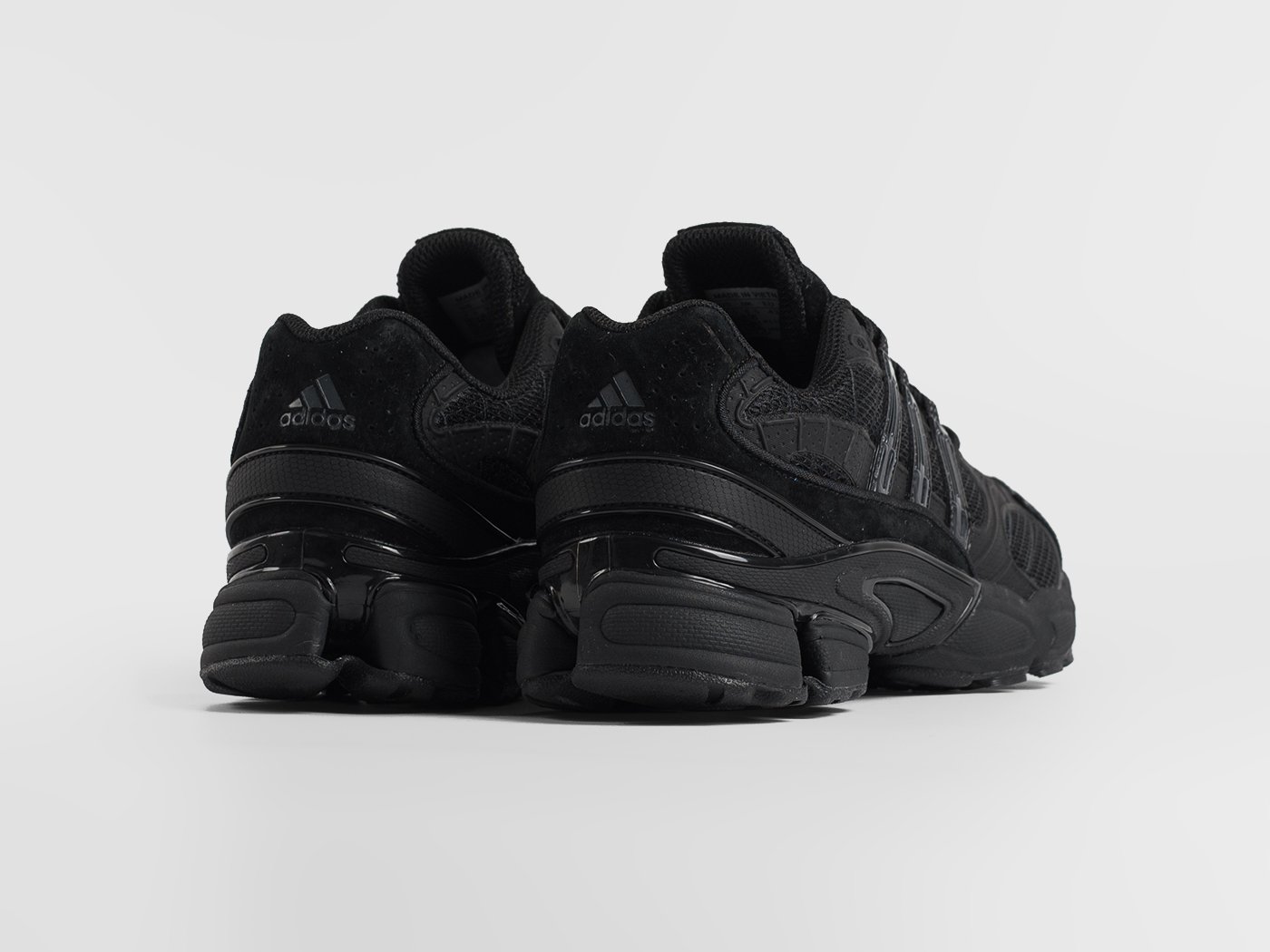 Кроссовки Adidas Ozweego Pro